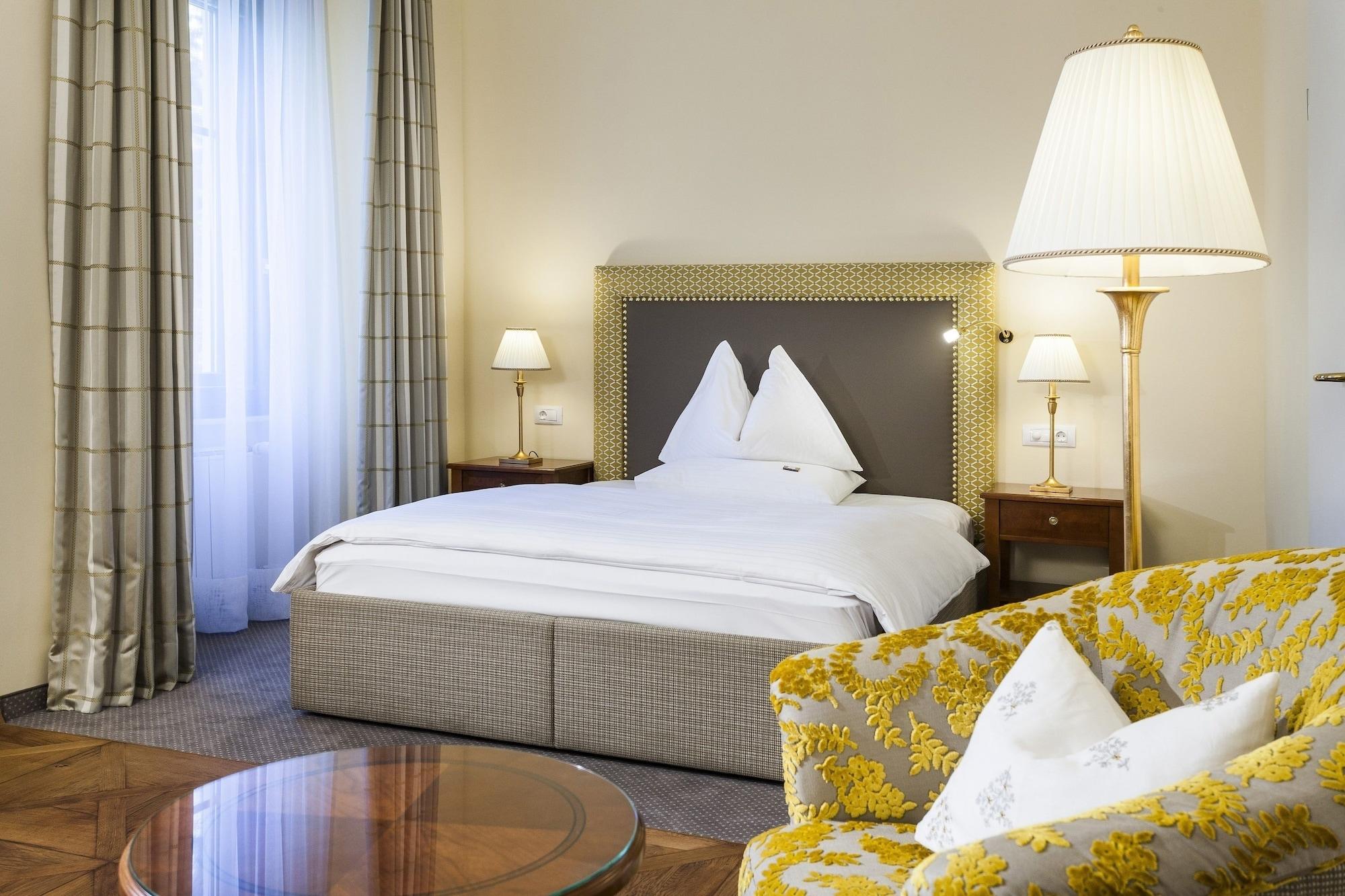 Parkhotel - Traditional Luxury Hotel 4*