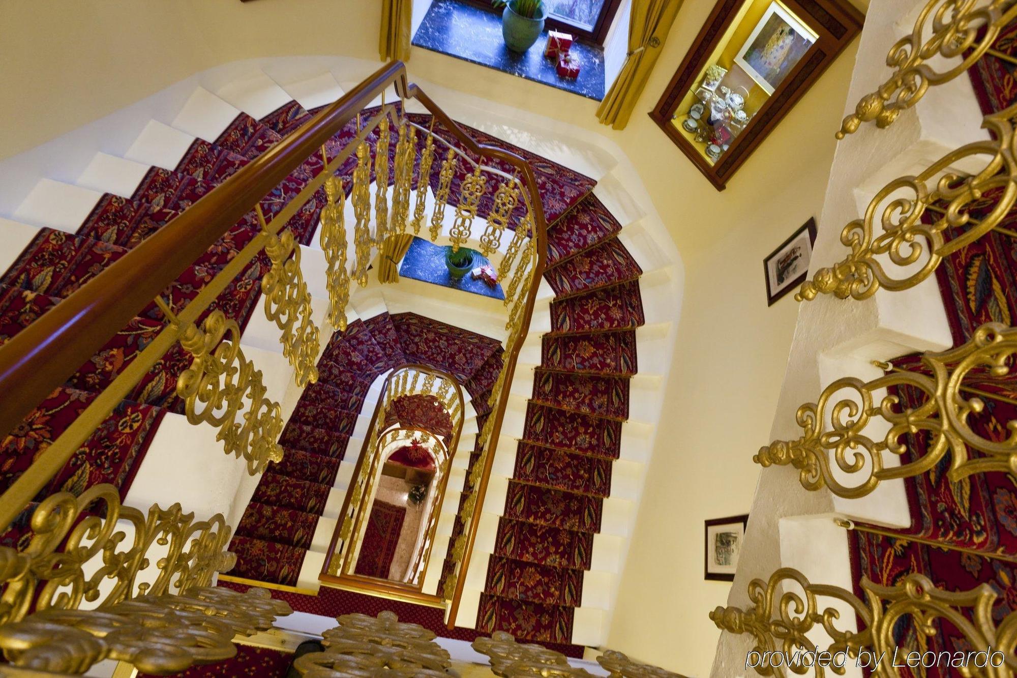 Parkhotel - Traditional Luxury Hotel