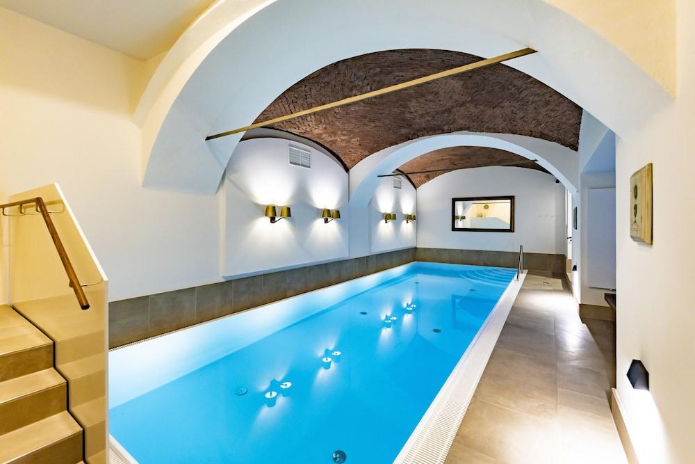 Parkhotel - Traditional Luxury 4*