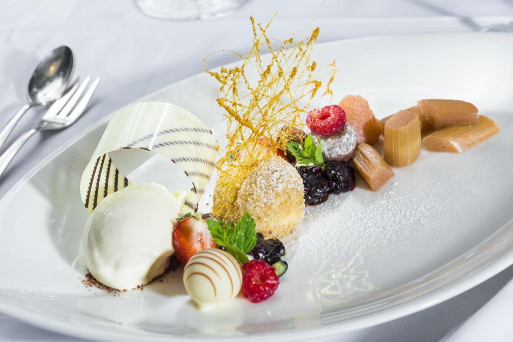 Hotel Parkhotel - Traditional Luxury 4*